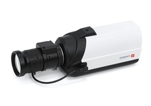 Профессиональная видеокамера для работы в условиях низкой или неравномерной освещенности
